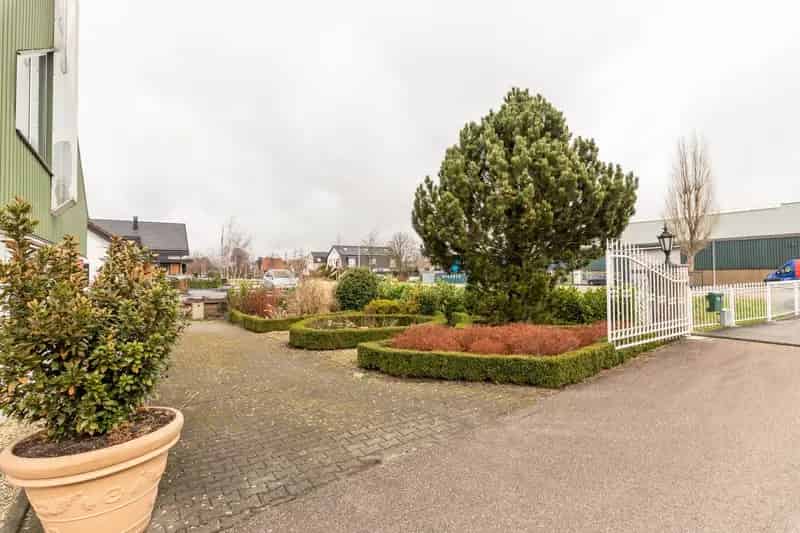 Huis te koop Aalsmeer: Grote woning met kantoor 331m²