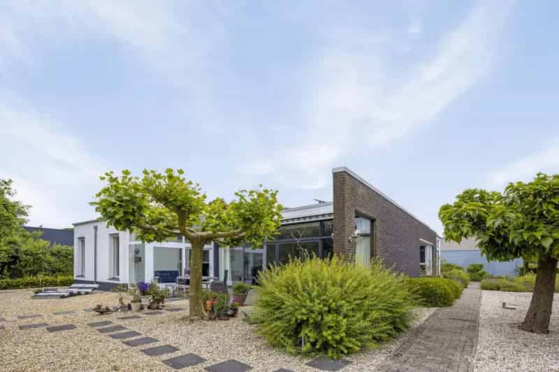 Vrijstaande villa met polderuitzicht Oud-Beijerland