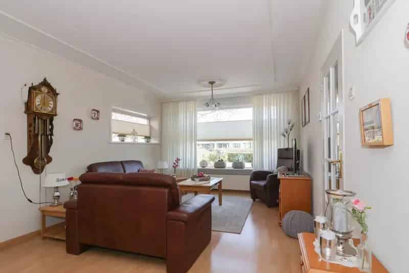 Huis te koop Vrachter 7 Spakenburg Ruime woning nabij centrum
