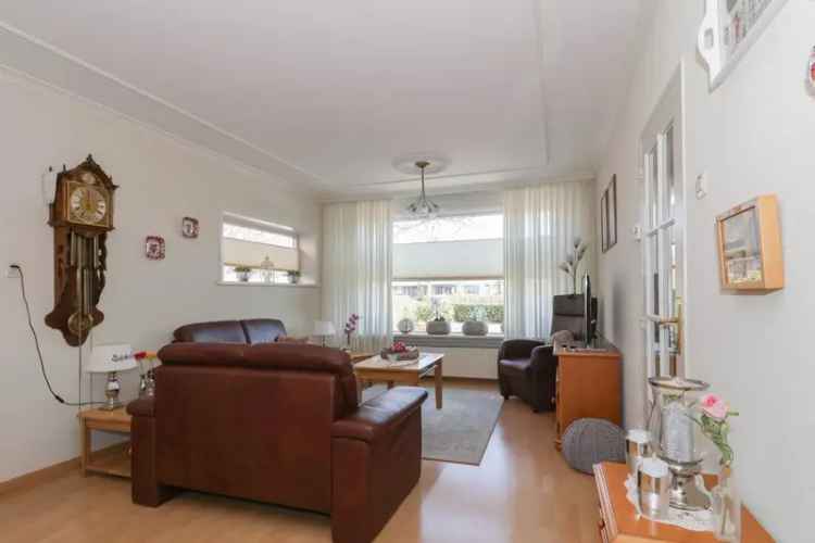 Huis te koop Vrachter 7 Spakenburg Ruime woning nabij centrum