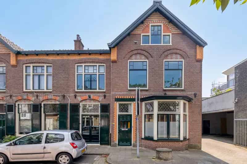 Huis te koop Hilversum: Gemeentelijk Monument met Moderne Luxe