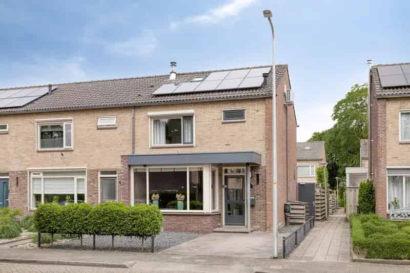 Huis te koop Epe Ruime Hoekwoning 4 slaapkamers Thuiskantoor