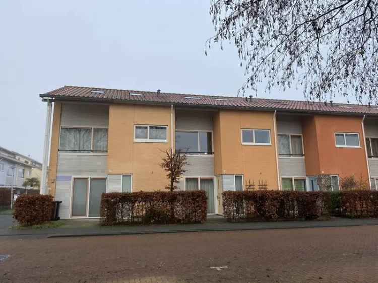 Gestoffeerde 5 Slaapkamer Woning Utrecht Terwijde Ruime Tuin Parkeerplaats