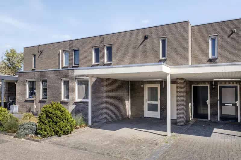 Starterswoning Uden: 3 Slaapkamers Carport Tuin Energielabel B