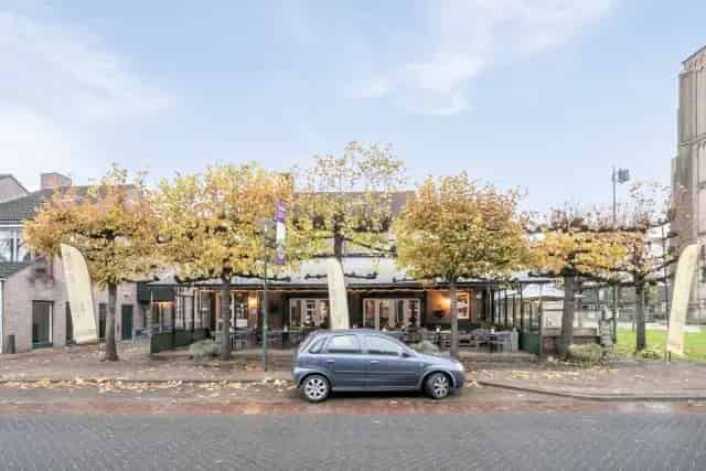 Eetcafé te Bakel: Ruim terras, bovenwoning & veel potentie