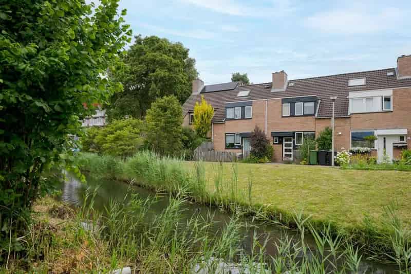 Huis Te Koop , 13, Floriszpad, Voorschoten, Zuid-Holland