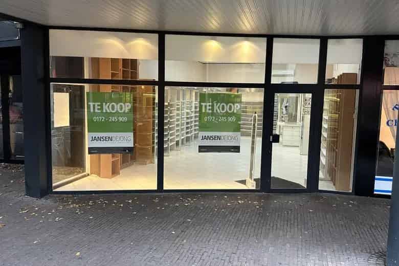 80m2 Winkelruimte te Koop of te Huur Alphen aan den Rijn