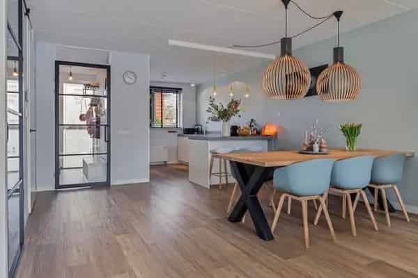 Eengezinswoning Vrijenburg Barendrecht 4 slaapkamers tuin