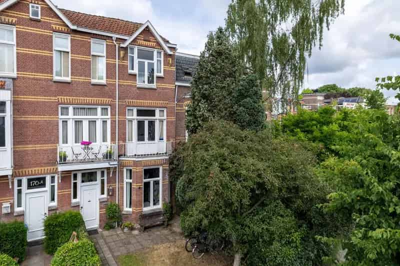 Herenhuis Breda Zuid Baronielaan  Riante Tuin Nabij Stadshart