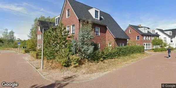 Ruime Tussenwoning met 3 Slaapkamers en Zonnige Tuin