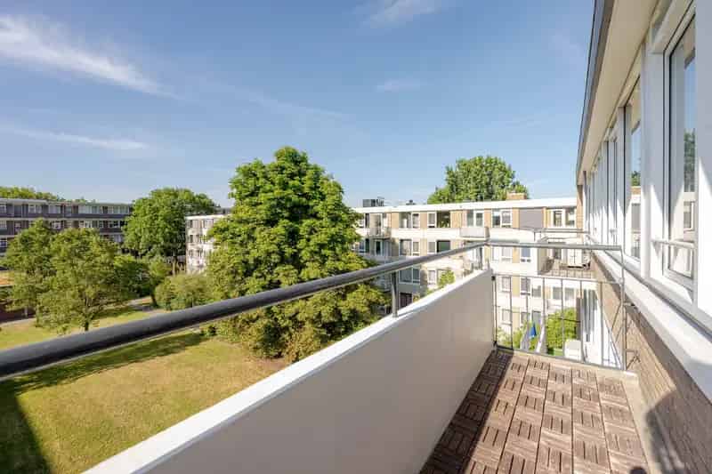 Appartement te koop Lombardijen 74m2 2 slaapkamers balkon berging