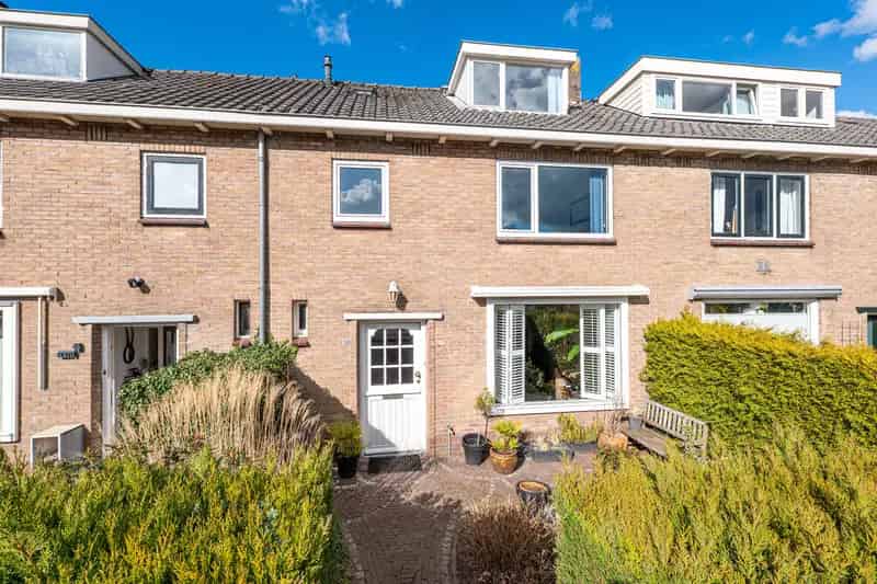 Huis te koop Loosdrecht 4 slaapkamers diepe tuin