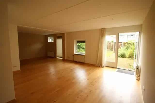 Enschede Zuid Zijpendaal Tussenwoning 3 Kamers 130m2