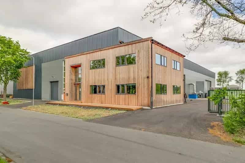 Bedrijfshal Wieringerwerf te koop - 1200m2 hal, kantoren en loods