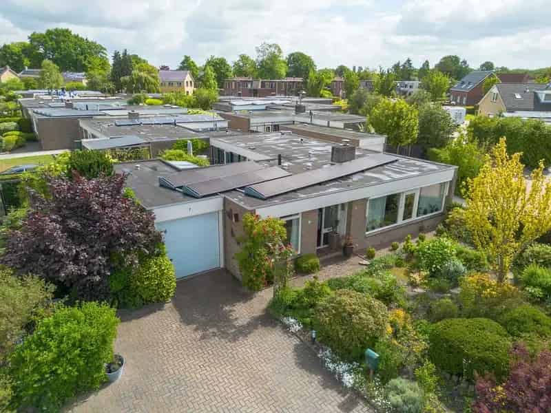 Geschakelde Bungalow Leek 2 slaapkamers Ruime Tuin Zonnepanelen