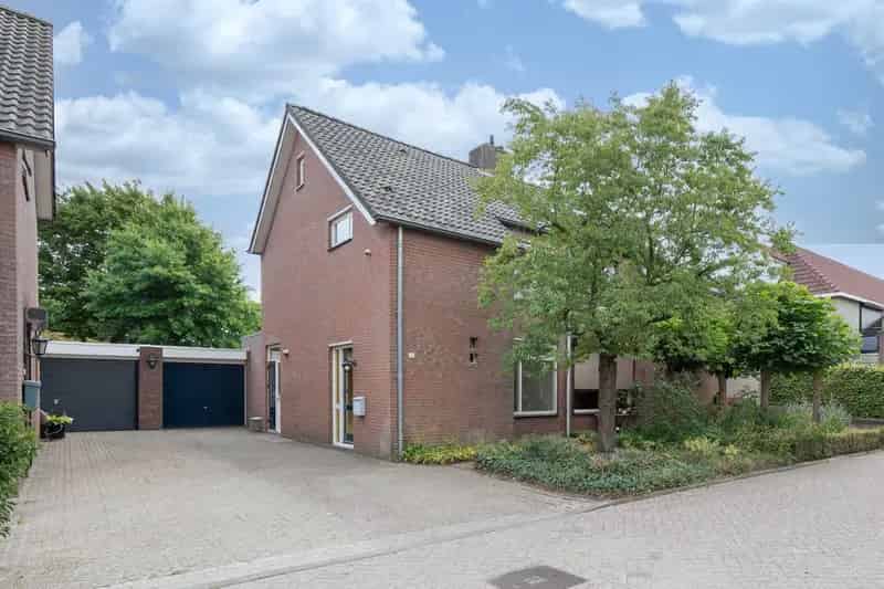 Huis te koop: Bovenstraat-Erf 11 4741 AT Hoeven | Funda
