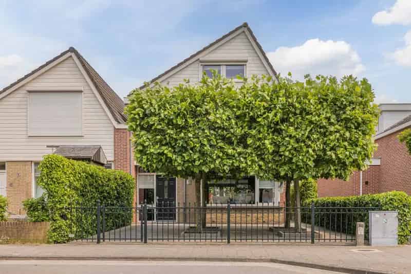 Ruime Hoekwoning 5 slaapkamers 2 badkamers Rijnsburg