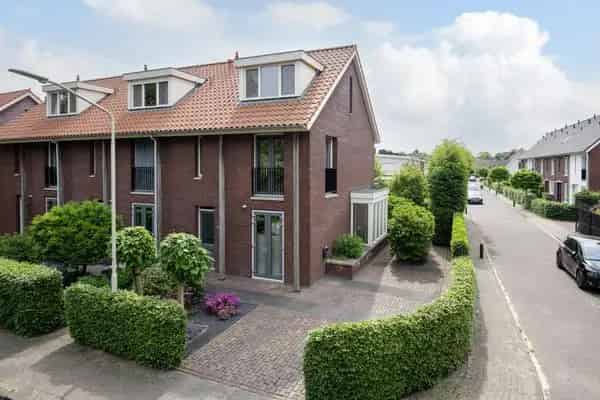 Ruime gezinswoning Malden 4 slaapkamers moderne keuken tuin