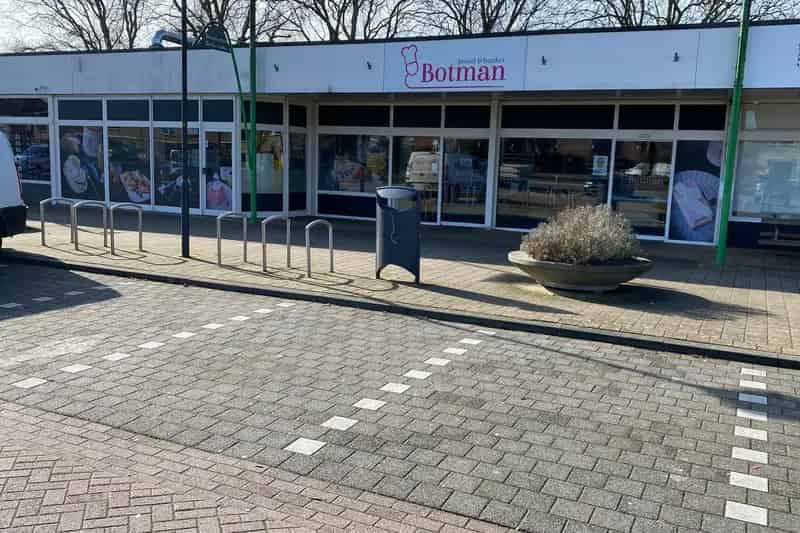 Belegging Bovenkarspel: Bakkerijpand met vast huurcontract