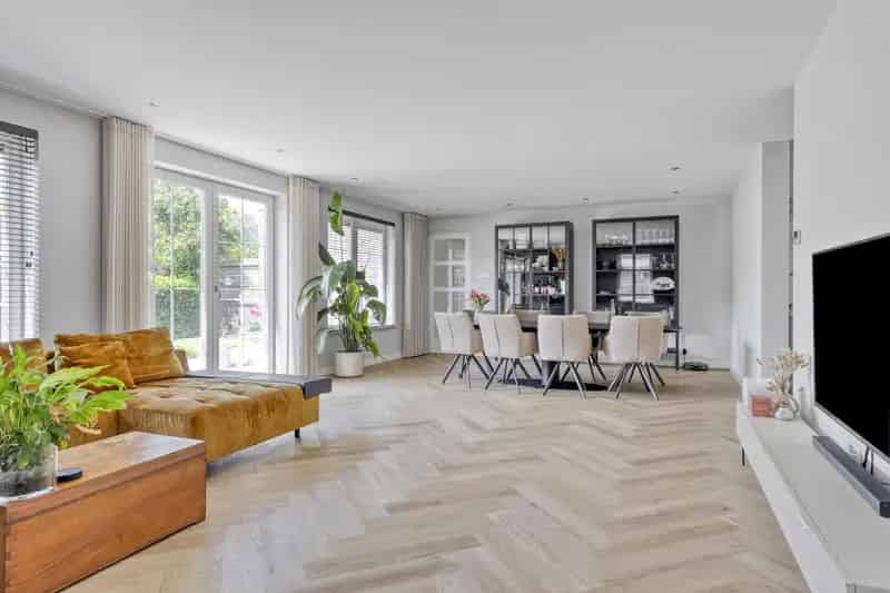 Modern Herenhuis 216m2 4 slaapkamers  Zonnige Tuin Breda