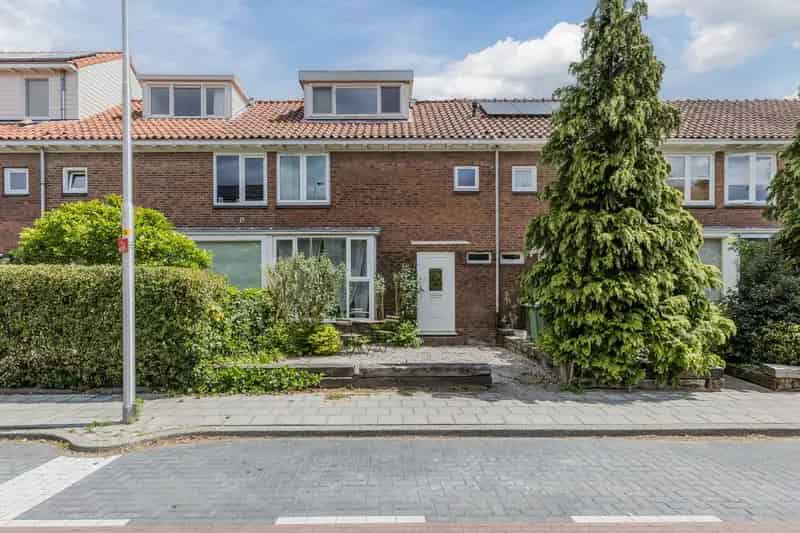 Huis te koop Amstelveen: 4 slaapkamers, diepe tuin, kindvriendelijk
