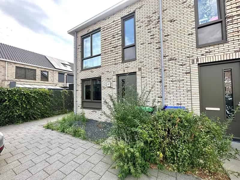 Den Haag Leyenburg: Moderne 4 Slaapkamers Eengezinswoning Te Huur
