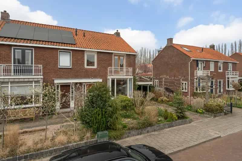 Twee Onder Een Kapwoning Rhoon 4 Slaapkamers Ruime Tuin