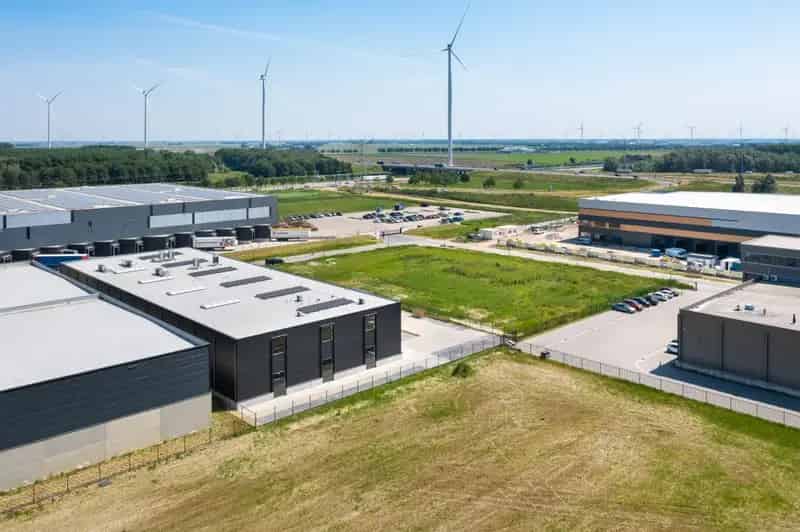 Bedrijfsunit 335m2 Almere te Huur Werkplaats Opslag Magazijn