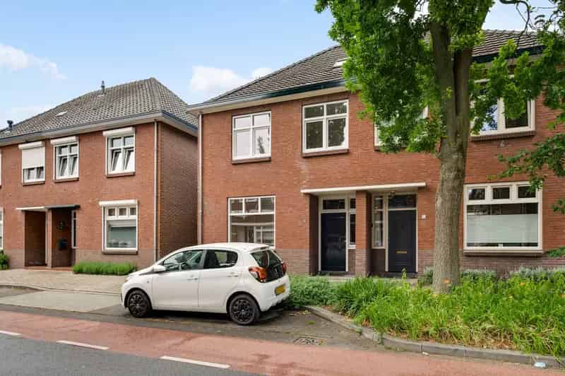 Jaren 30 woning met uitbouw diepe tuin 3 slaapkamers luxe badkamer