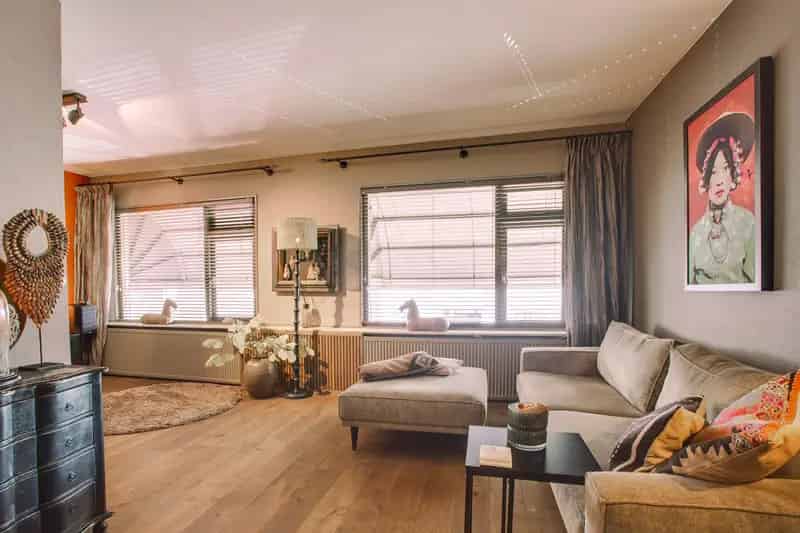 Bedrijfspand met bovenwoning te koop Naaldwijk