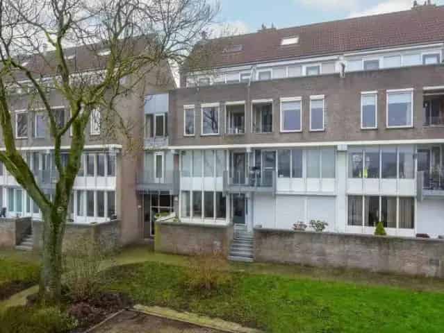 2 Kamer Appartement Uithoorn Aan Amstel Met Terras En Parkeerplaats