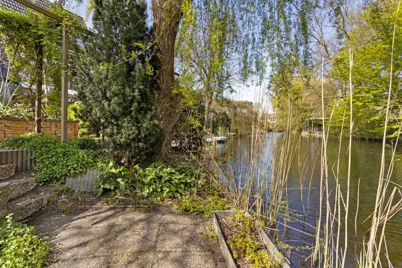 5 Slaapkamers Ruime Huis Te Koop Merenwijk Leiden