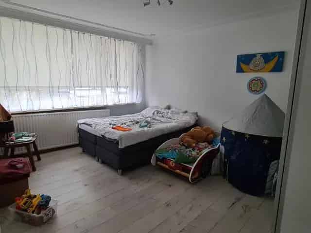 Tussenwoning Hoge Vucht 3 slaapkamers zonnige tuin