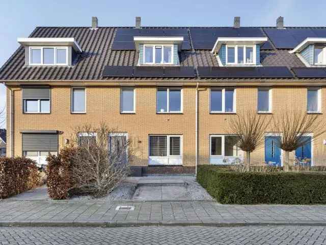 Ruime 5 Slaapkamer Eengezinswoning nabij Recreatiegebied
