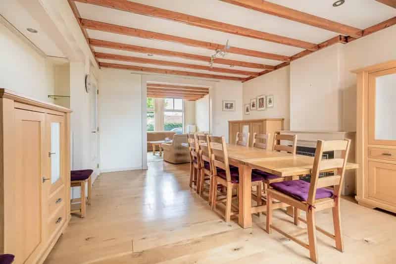 2-onder-1 kapwoning Venlo gerenoveerd 3 slaapkamers grote tuin