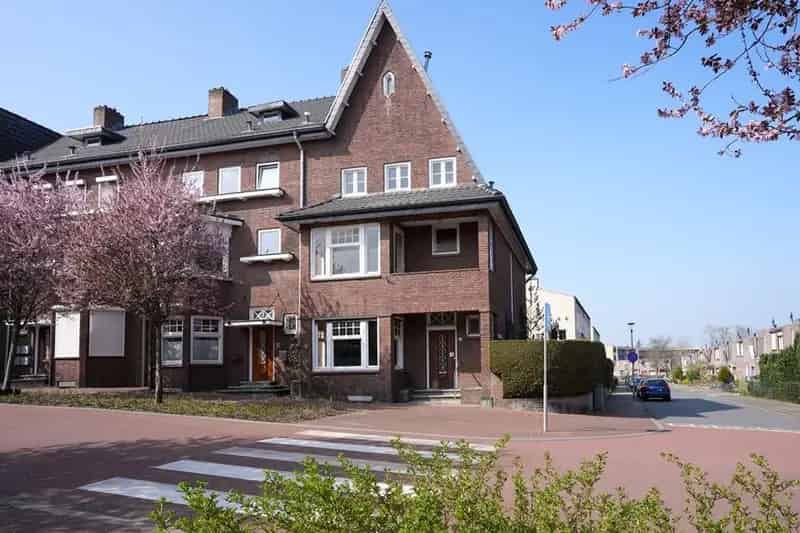 Royaal Herenhuis 1920 Vaals 5 slaapkamers 2 badkamers Garage