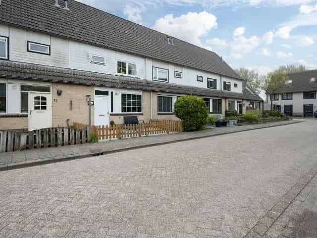 Woning te huur Almere Muziekwijk Nabij winkels en scholen