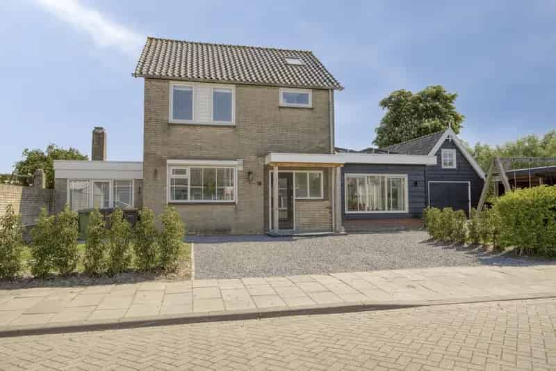 Huis Te Koop , 15, Steengrachtstraat, Oosterland, Zeeland