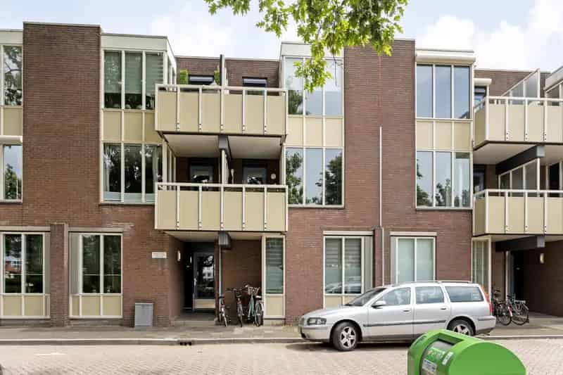 Portiekflat Roosendaal: Moderne 2 Slaapkamers Balkon