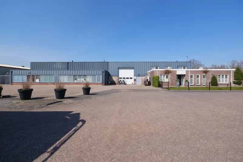 Bedrijfshal Drachten te koop en te huur