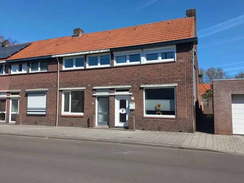Halfvrijstaande woning te Heksenberg 3 slaapkamers tuin berging
