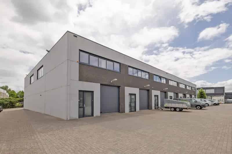 Bedrijfshal Weesp te koop 162m2 - A1 - NS station