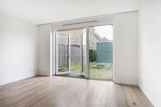 Tussenwoning te huur Pijnacker 5 kamers 118m2