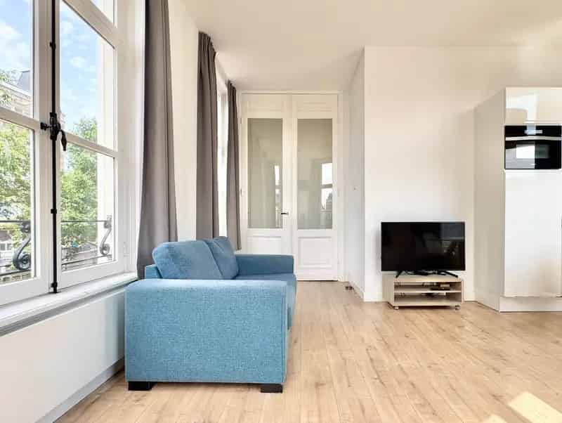Appartement te koop Amsterdam Kloveniersburgwal: Grachtenpand 1 slaapkamer