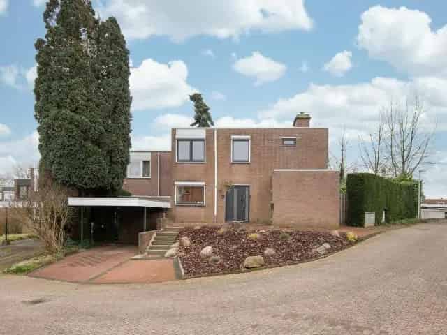 3 Slaapkamers Eengezinswoning Hoensbroek  Energiezuinig gerenoveerd