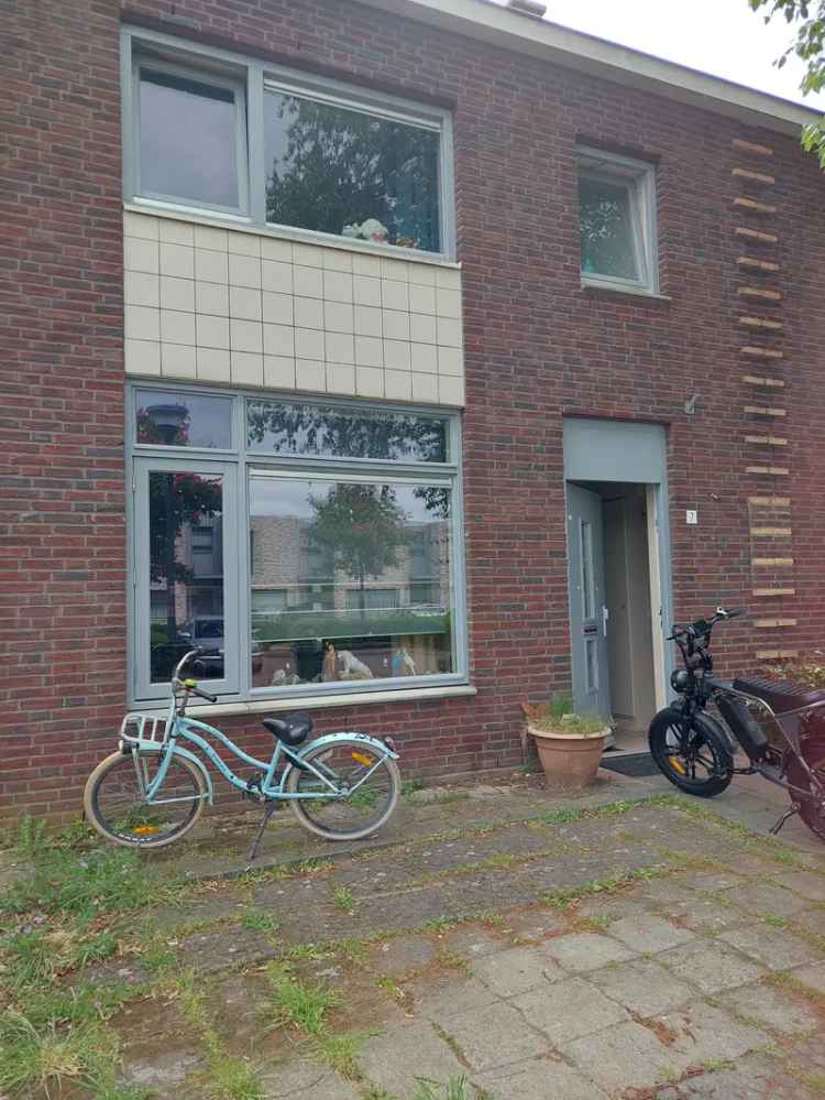 3 Slaapkamer Eengezinswoning Nabij Centrum