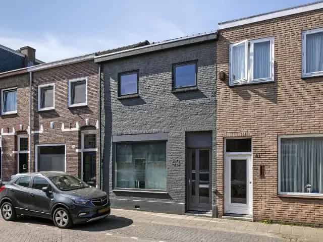 Tussenwoning Tilburg 3 slaapkamers Tuin Berging 96m2