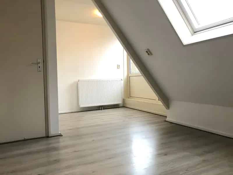 Kamer te huur in Helpman Groningen 15m2 eigen keuken