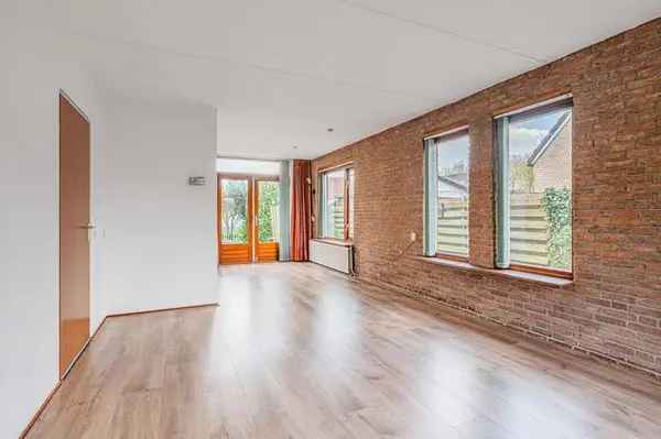 Vrijstaande woning 3 slaapkamers Hoogkerk groene tuin garage