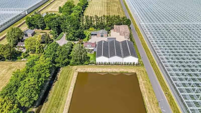 Ruime Tuinderswoning met Schuren en Zonnepanelen Marknesse